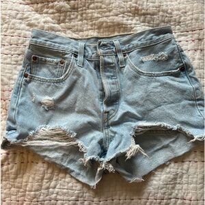 Women's Levi 501 Size 4 (26) Jean shorts